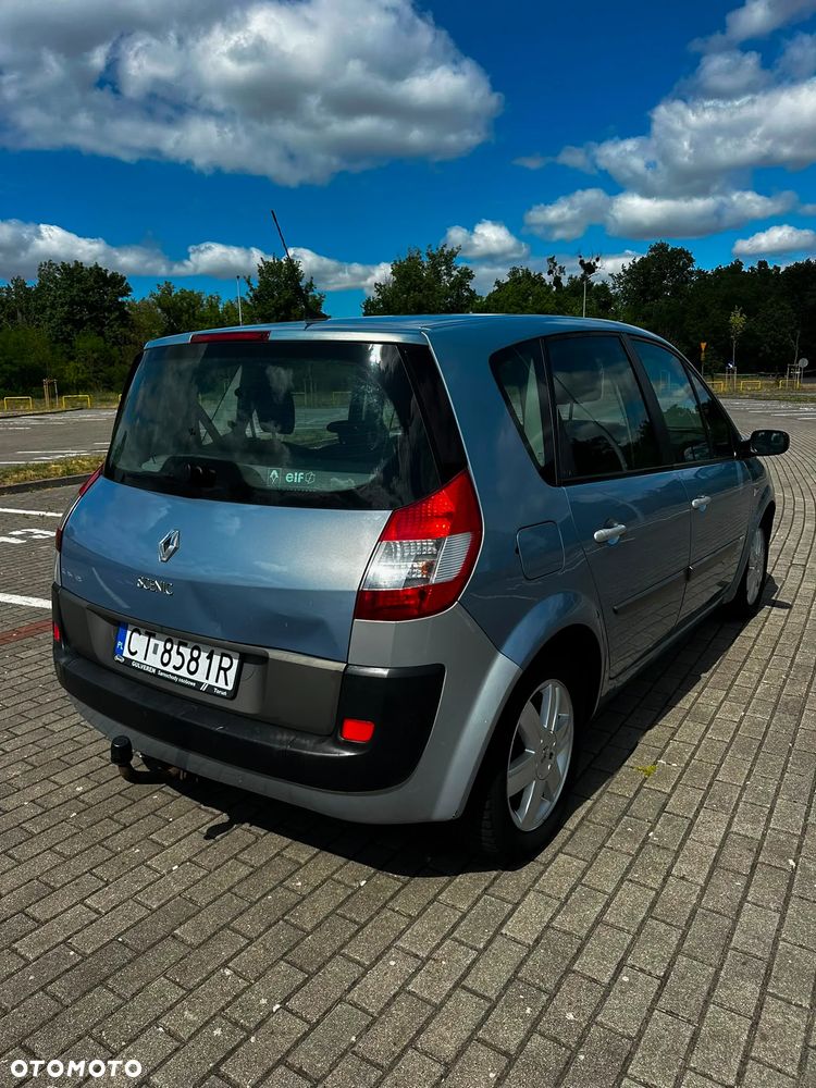 Renault Scenic 2.0 16V Emotion - 4