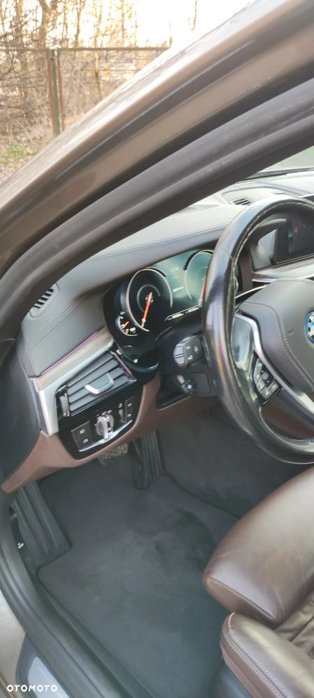 BMW Seria 5 530e iPerformance Luxury Line sport - 17