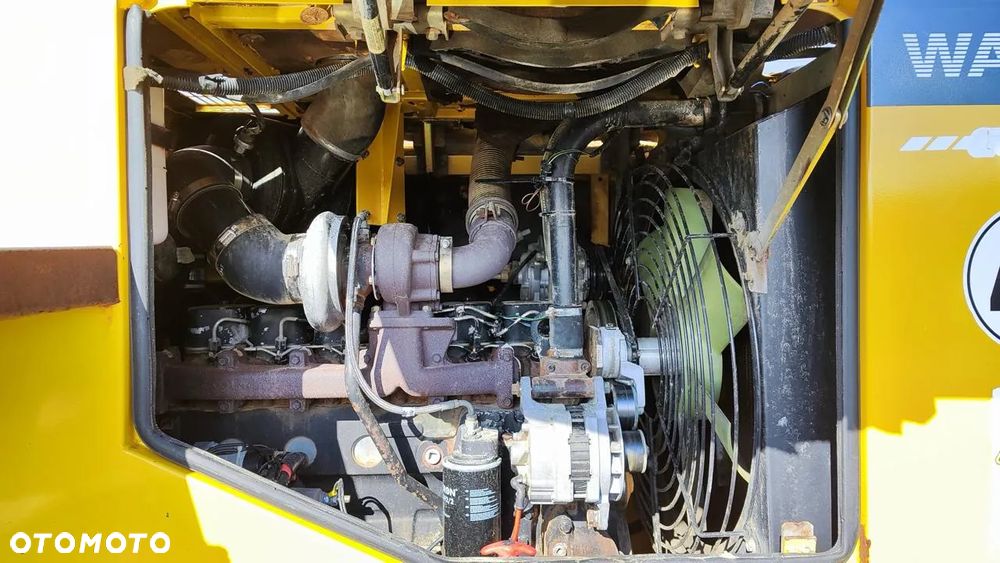 Komatsu WA270-3 - 7