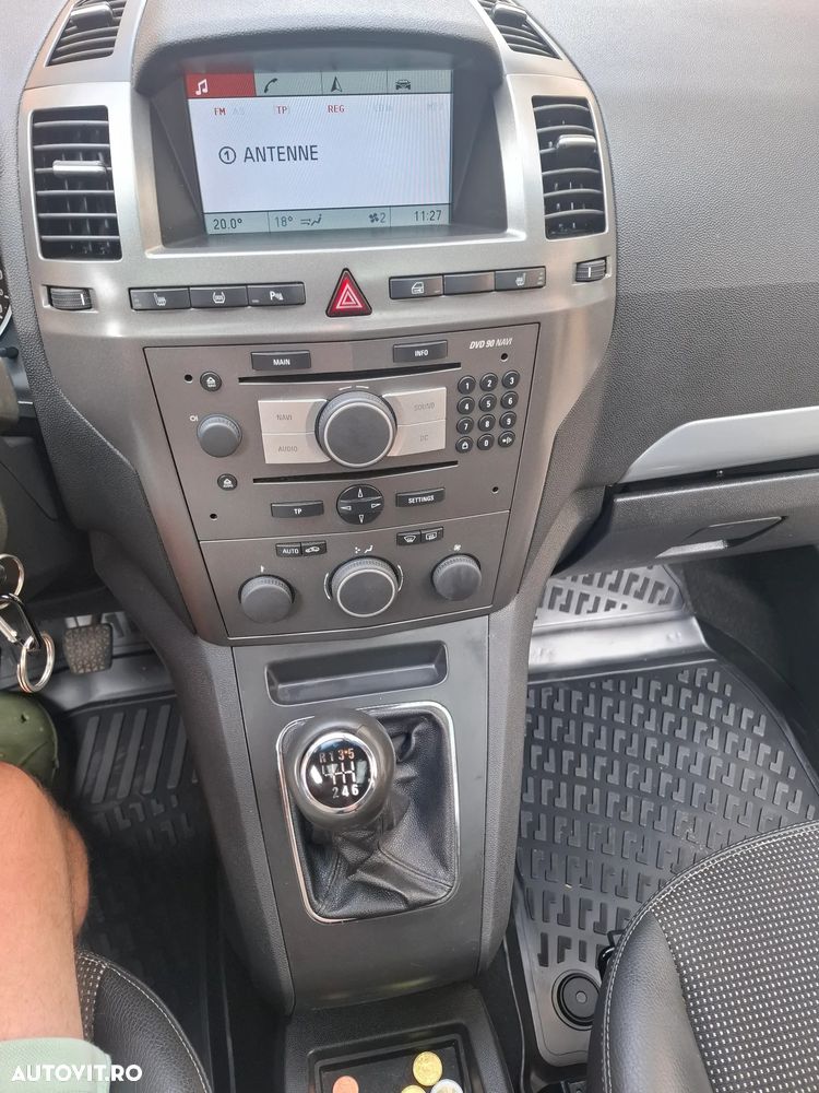 Opel Zafira - 9