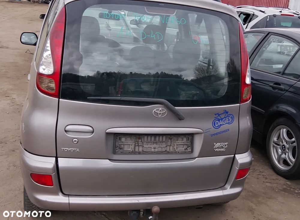 TOYOTA YARIS VERSO - 3