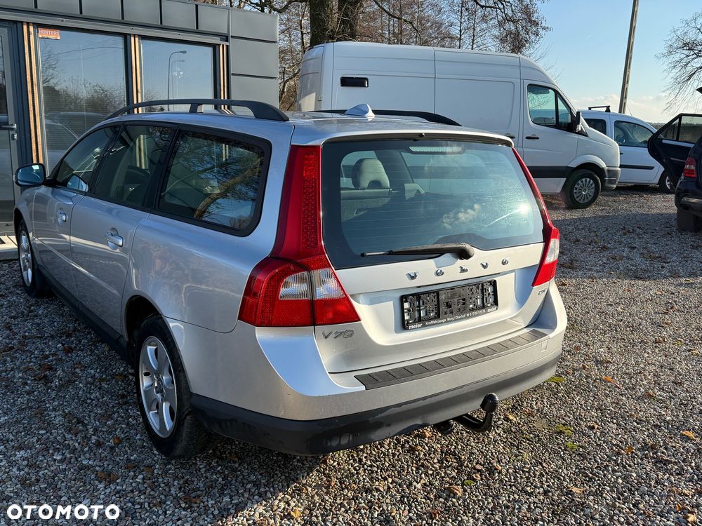 Volvo V70 2.0 Momentum - 8