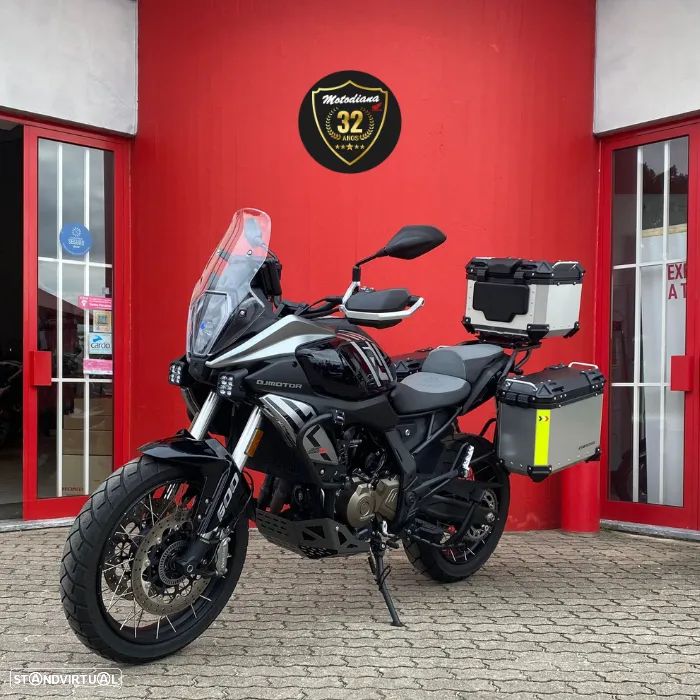 QJ Motor SRT 600SX com 6 anos de garantia + kit de malas original - 1