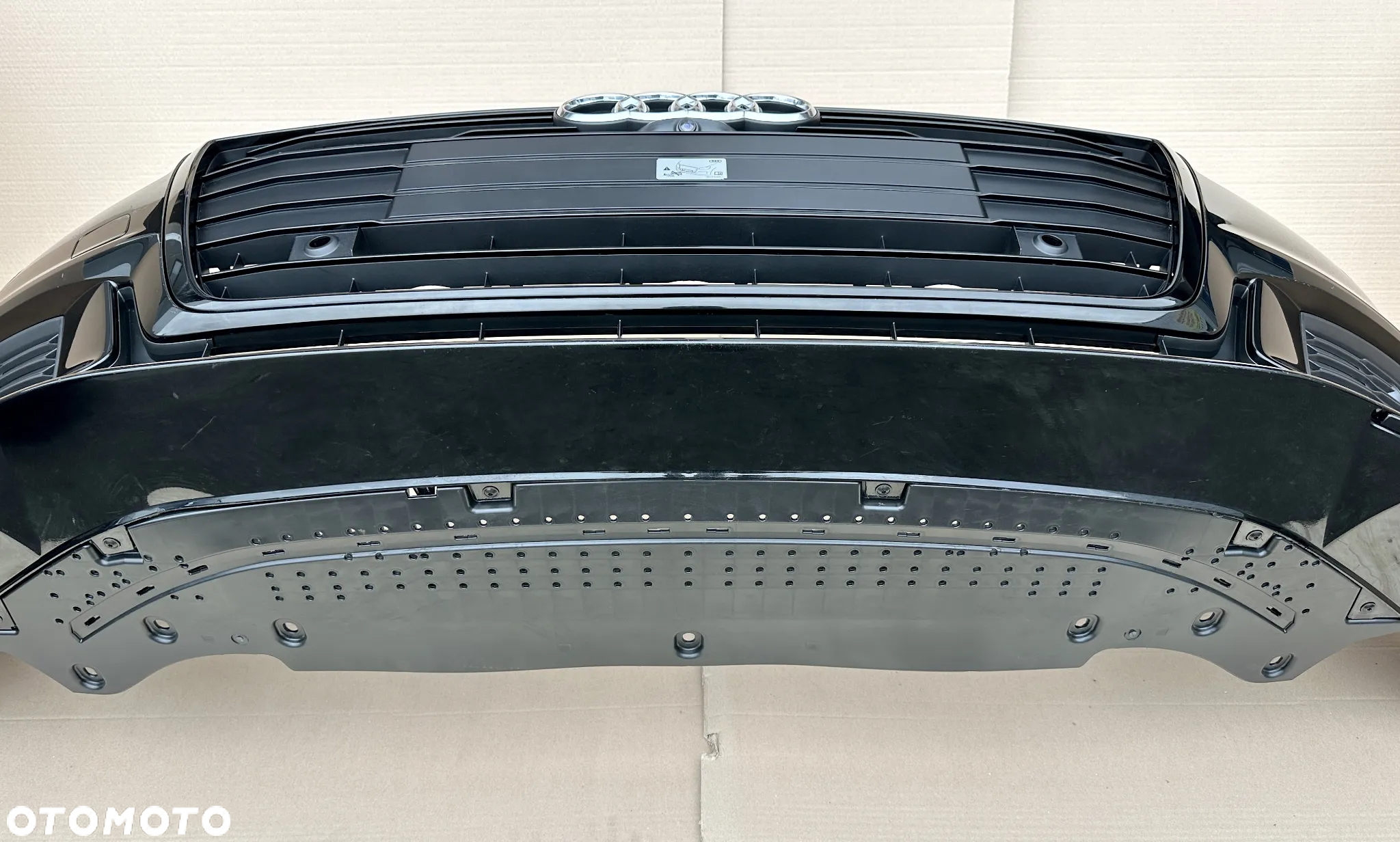 Zderzak przedni Audi A6 C8 4K0 S-Line, BLACK Line - przód Line - 3