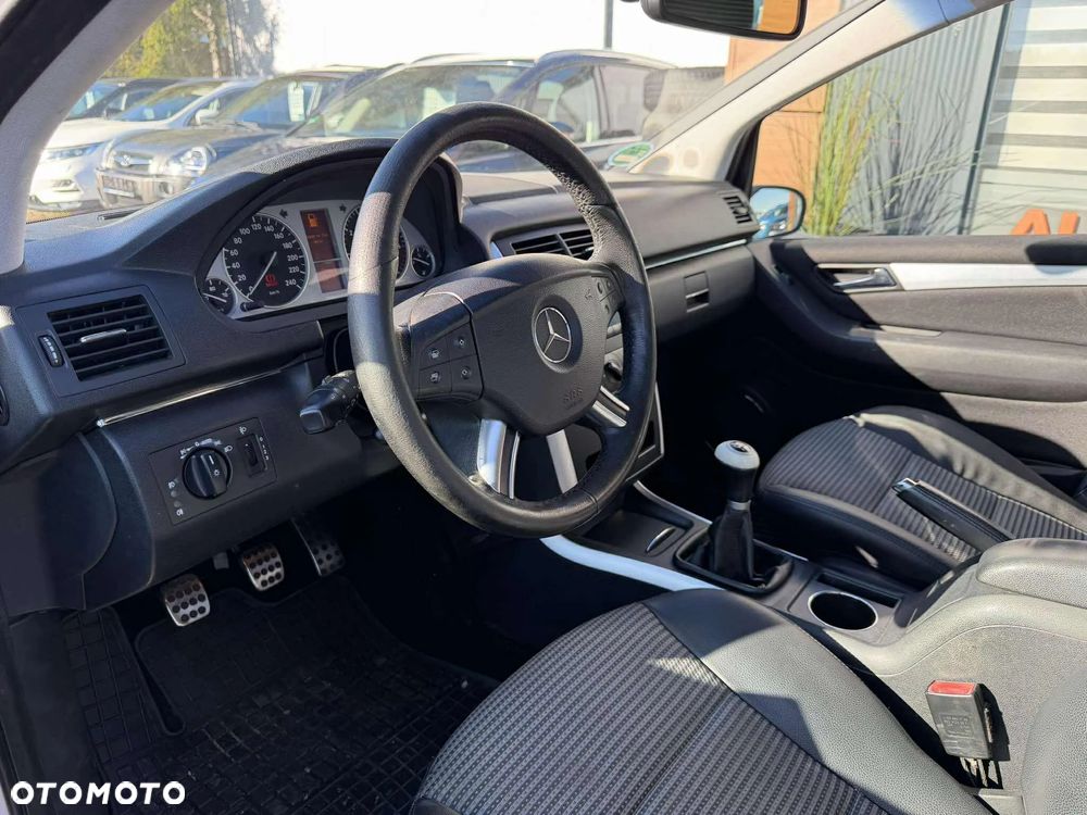 Mercedes-Benz Klasa B 200 - 10