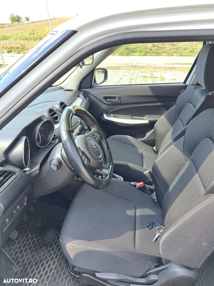 Suzuki Swift M-Hybrid 1.2 Cool - 6
