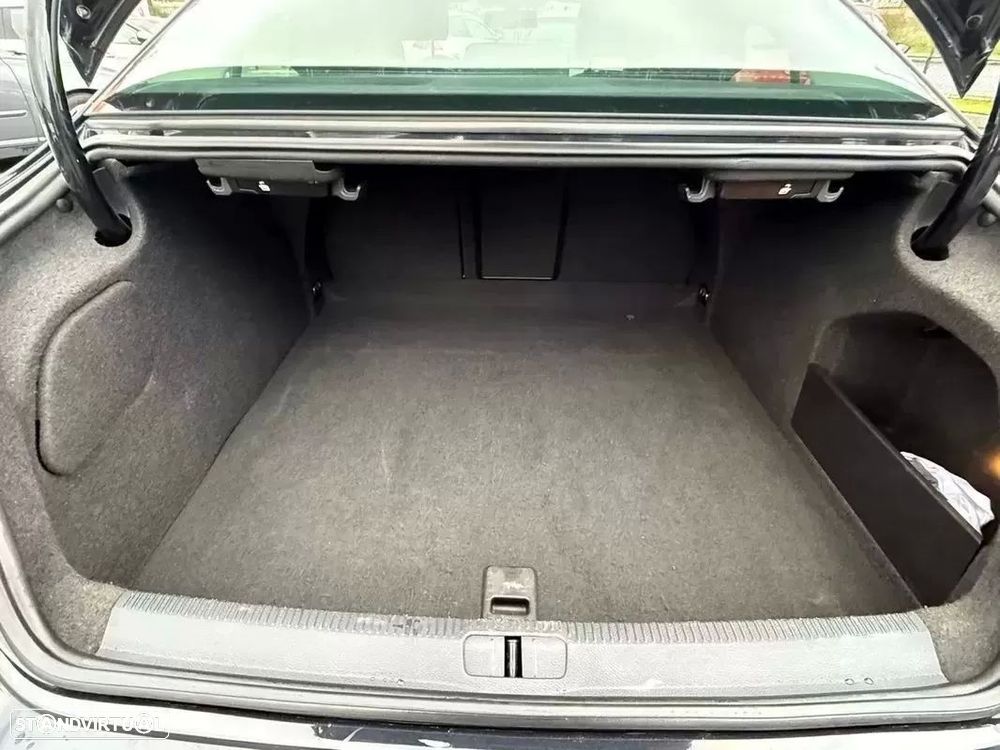 VW Passat CC 2.0 TDi BlueMotion DSG - 22