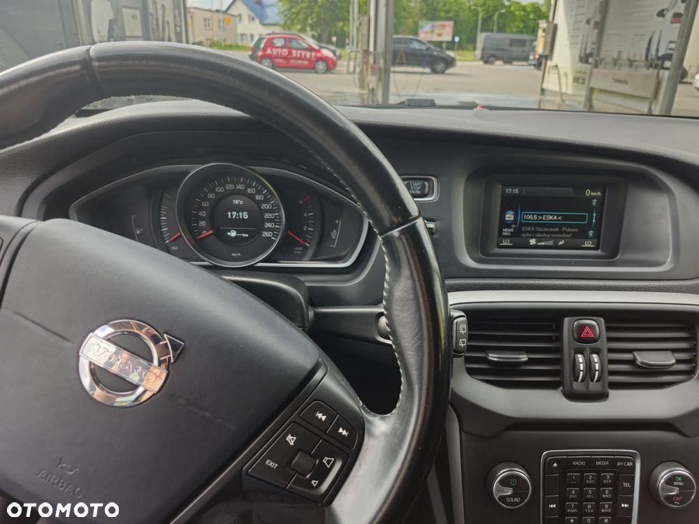 Volvo V40 D3 Momentum - 6