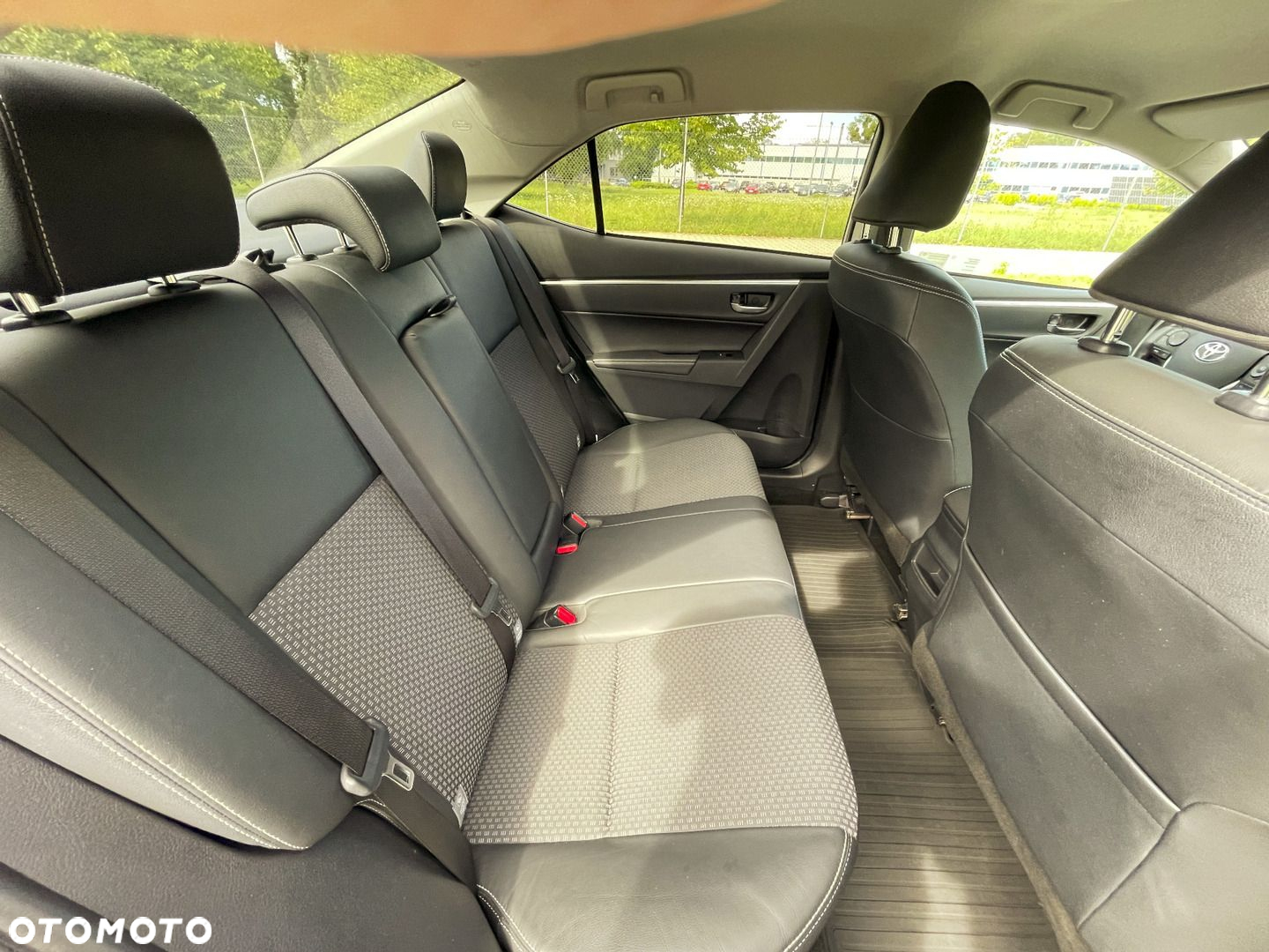 Toyota Corolla - 12