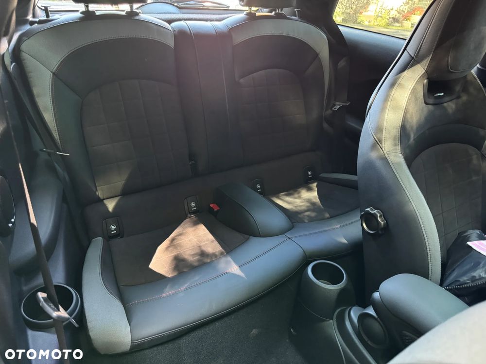 MINI John Cooper Works - 17