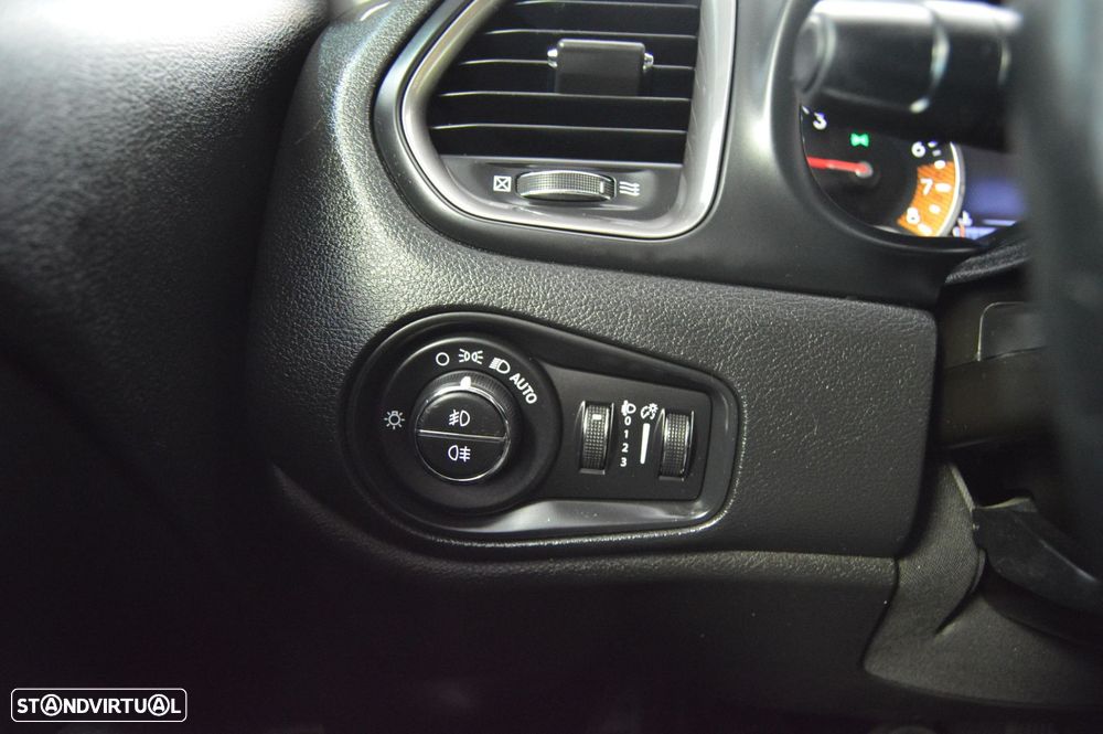 Jeep Renegade 1.0 T Limited - 29