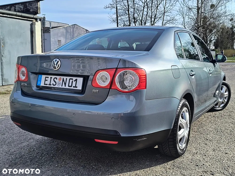 Volkswagen Jetta 1.6 Comfortline - 12