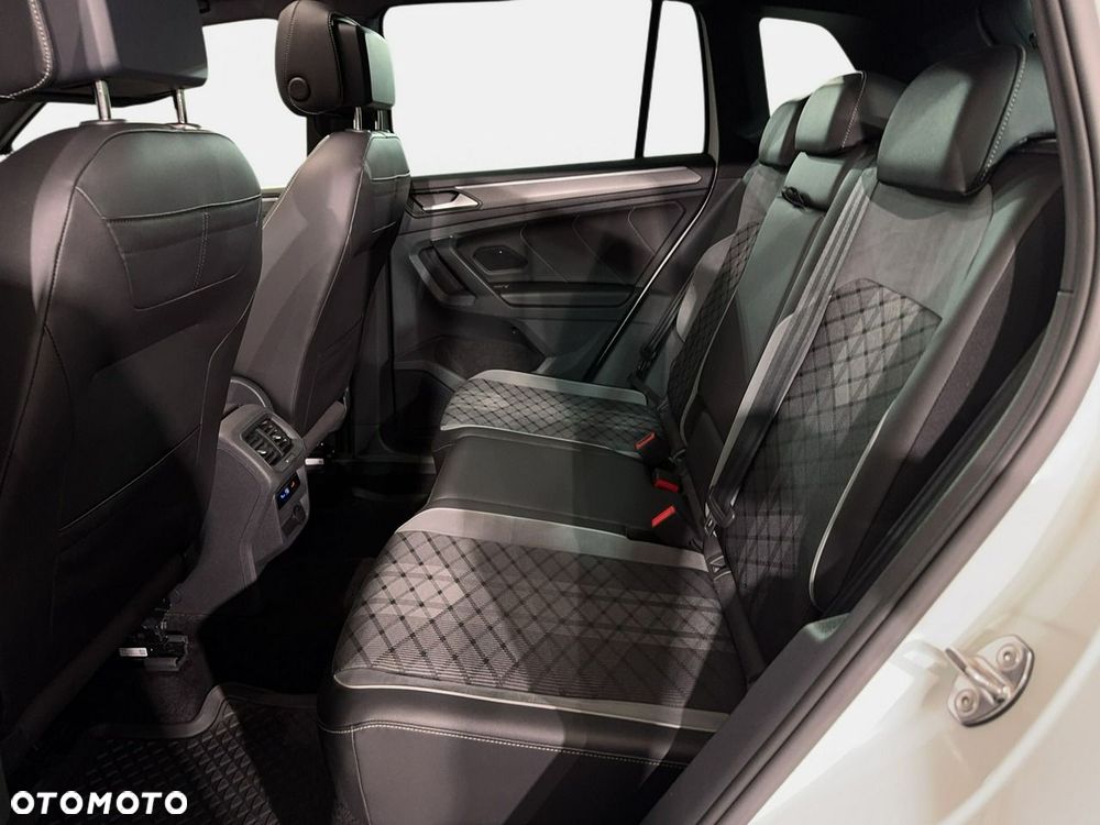 Volkswagen Tiguan - 16