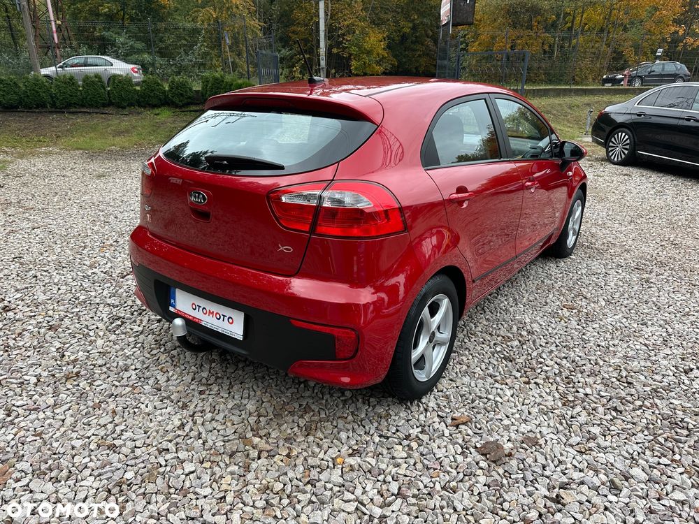 Kia Rio 1.2 L - 5