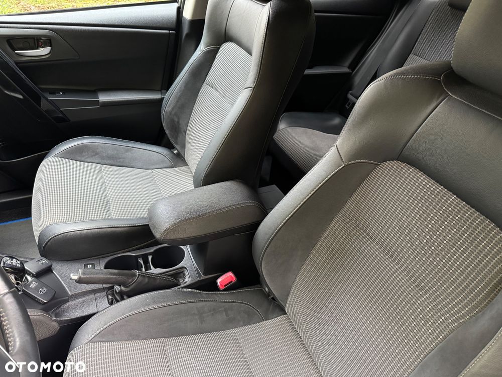 Toyota Auris 1.8 Executive - 18