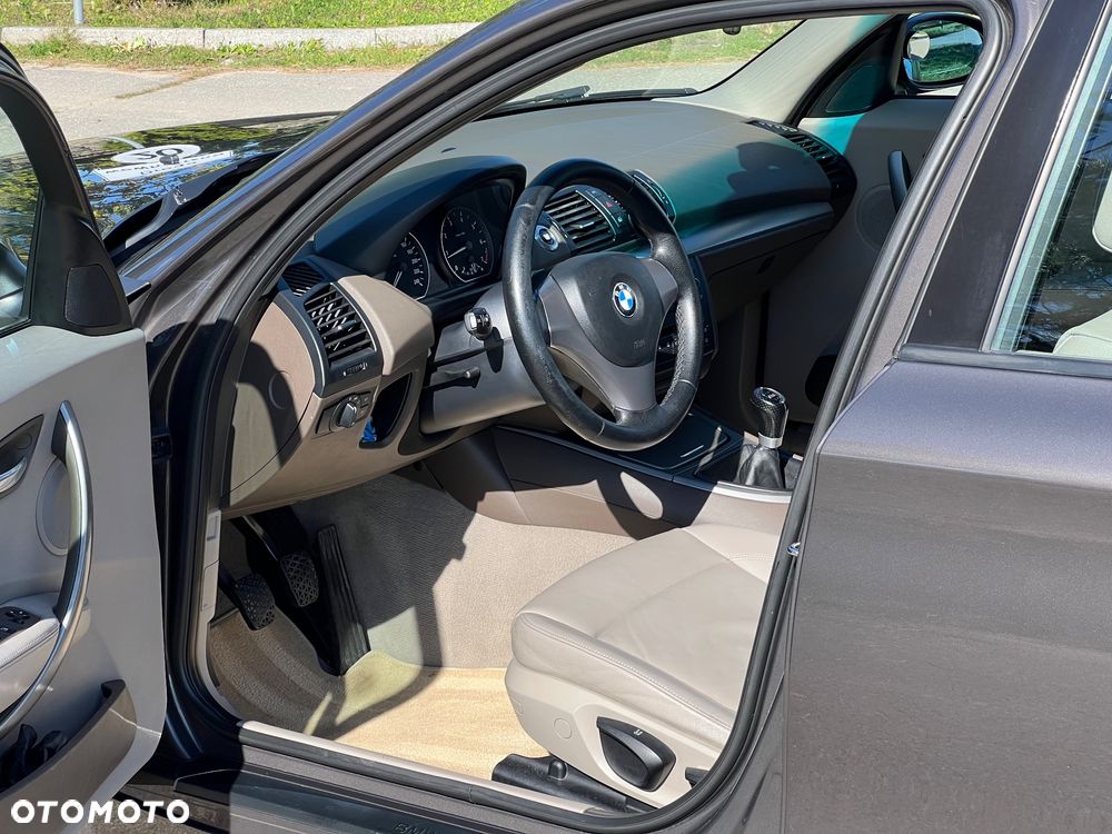 BMW Seria 1 120i - 21