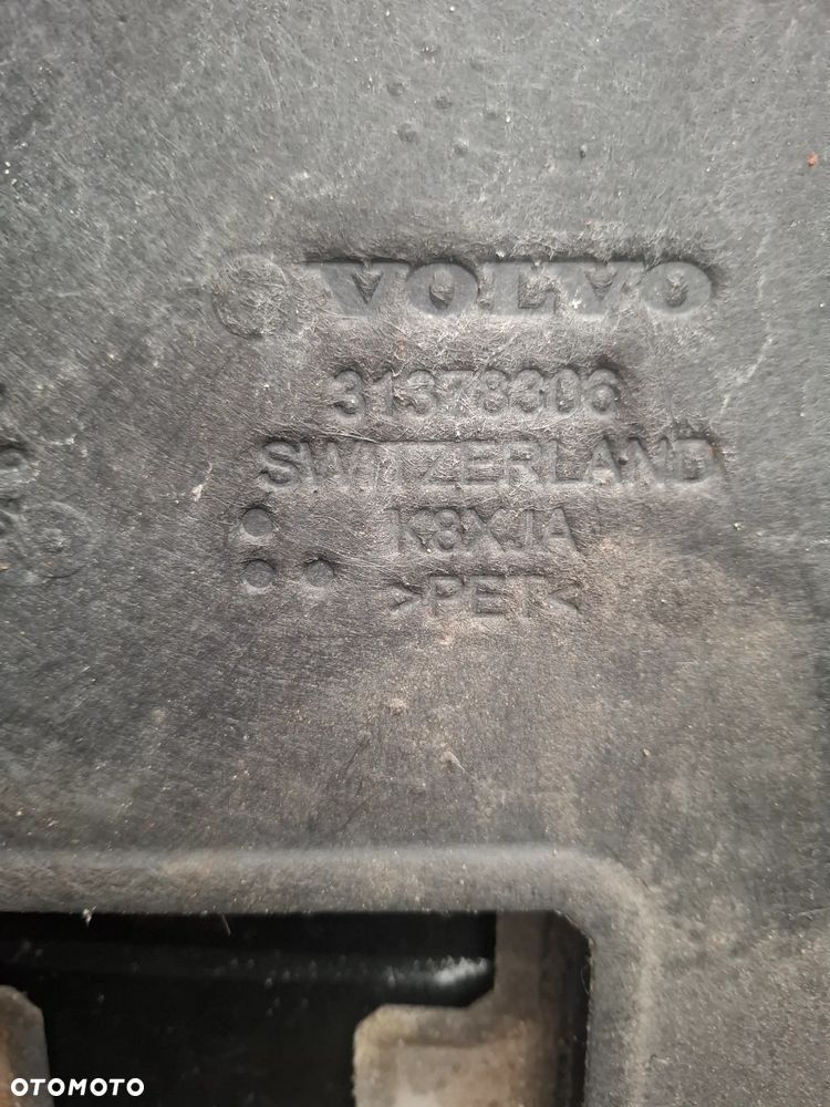 Volvo XC60 II Płyta Osłona Silnika 32226491 / 31378306 - 4