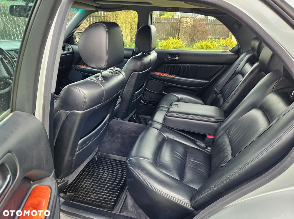 Lexus LS Standard - 16