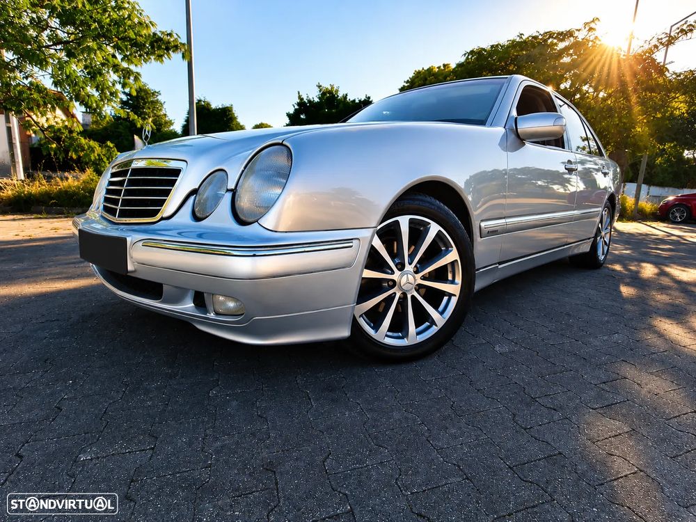 Mercedes-Benz E 220 - 1