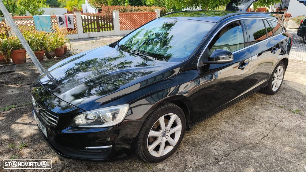 Volvo V60 2.0 D3 Momentum - 3