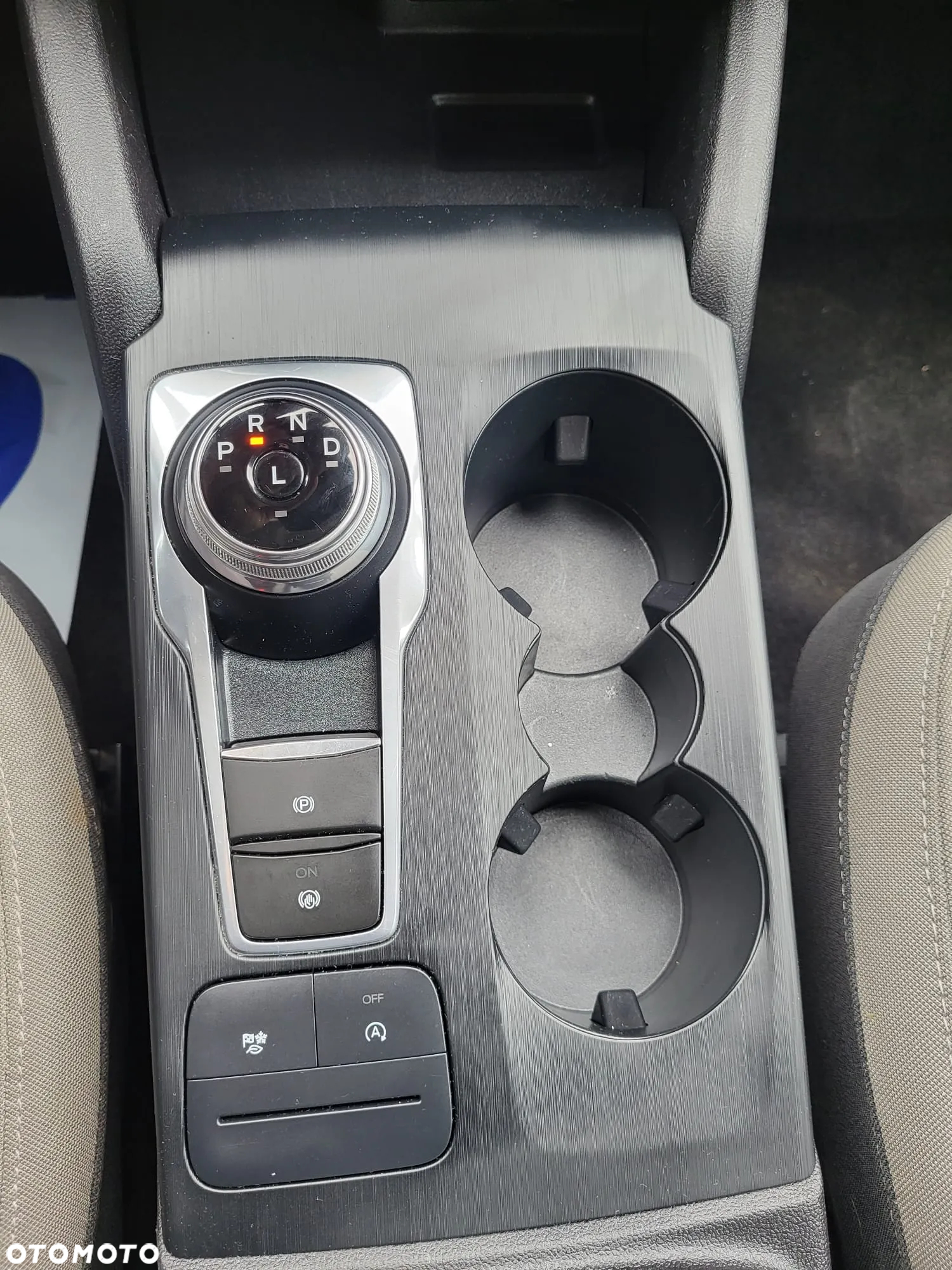 Ford Kuga - 24