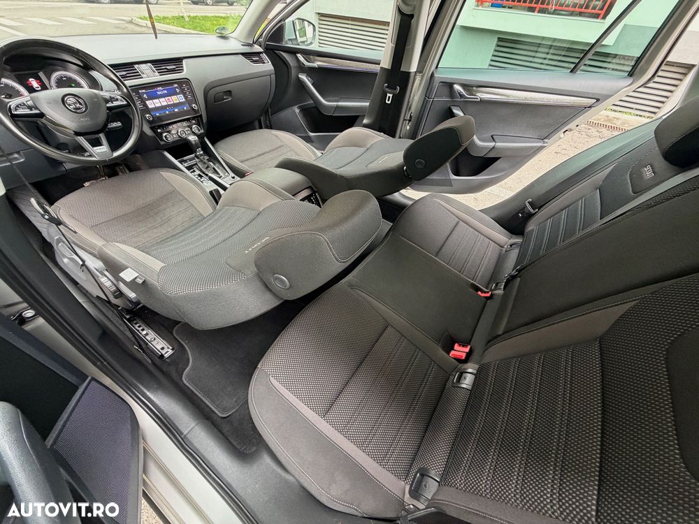 Skoda Octavia Combi 2.0 TDI DSG 4X4 Scout - 8