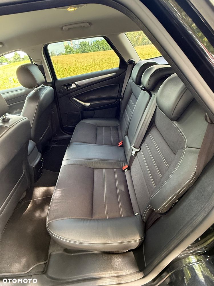 Ford Mondeo - 28