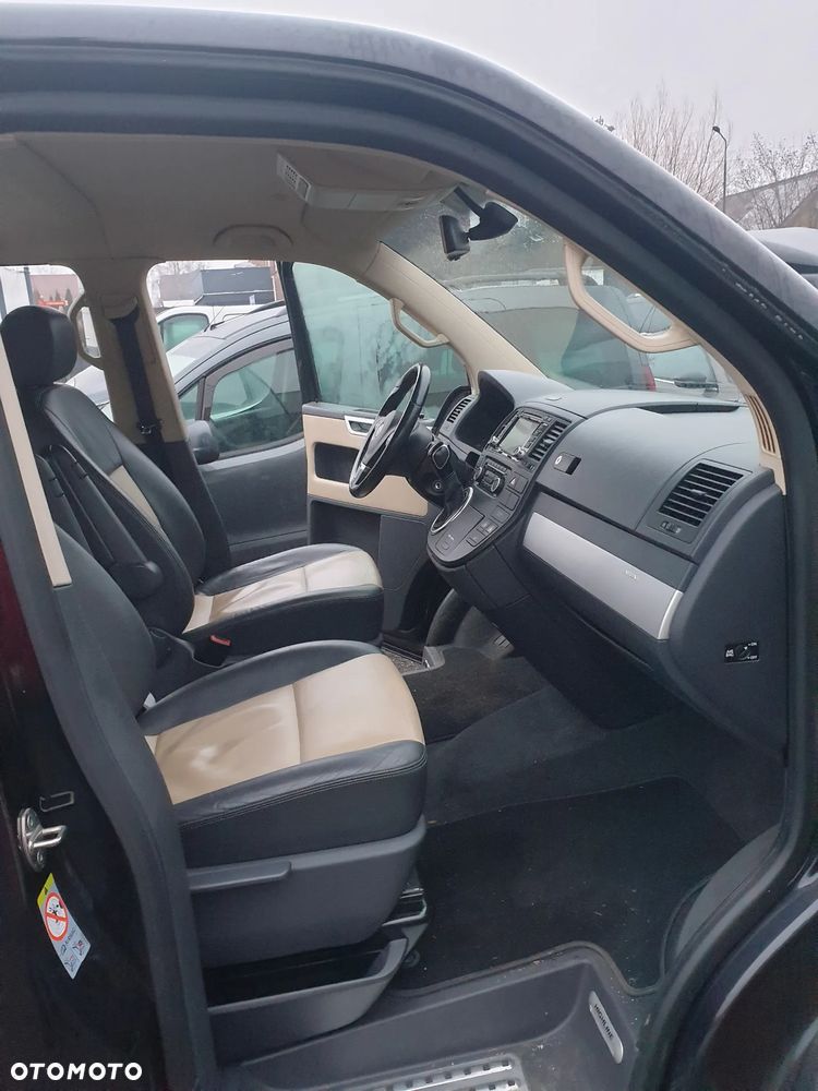 Volkswagen Multivan - 11