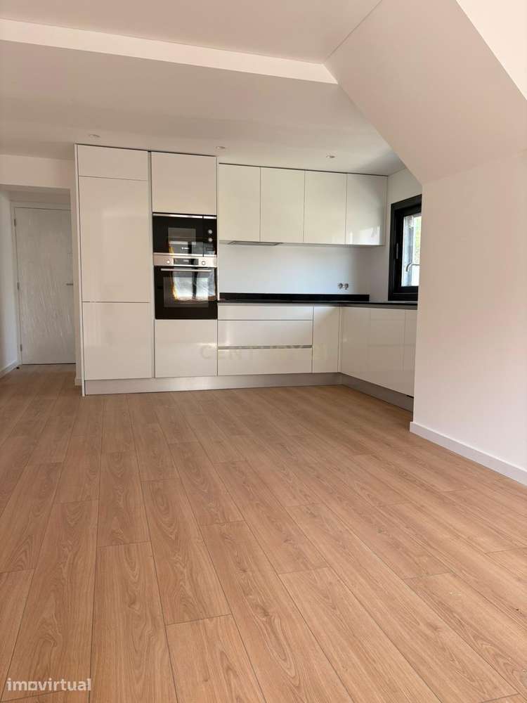 Moradia T3 com Obra total - Ramalde, Porto - Grande imagem: 5/30