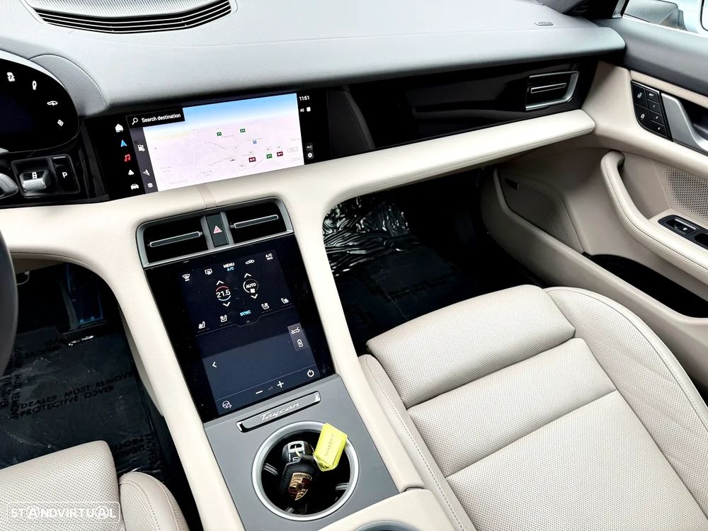 Porsche Taycan 4S - 17