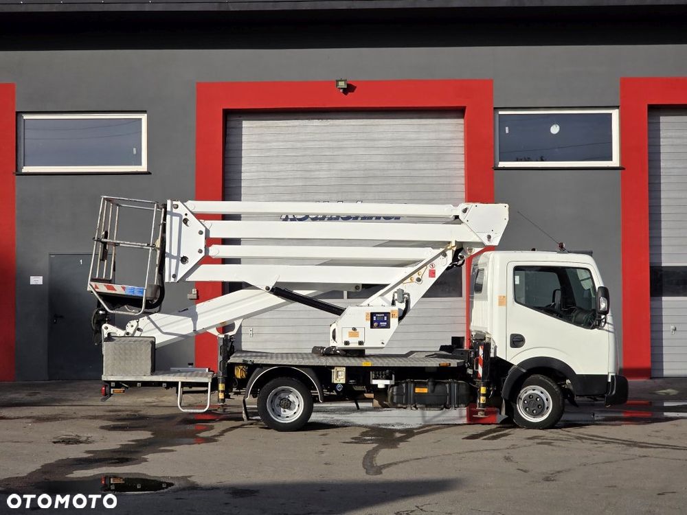 Nissan Cabstar / Oil&Steel 2413 - 5