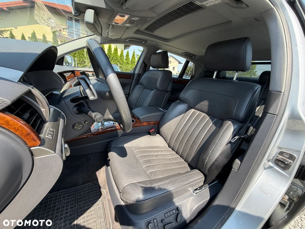 Volkswagen Phaeton 4.2 V8 4MOTION Automatik (5 Sitzer) - 35