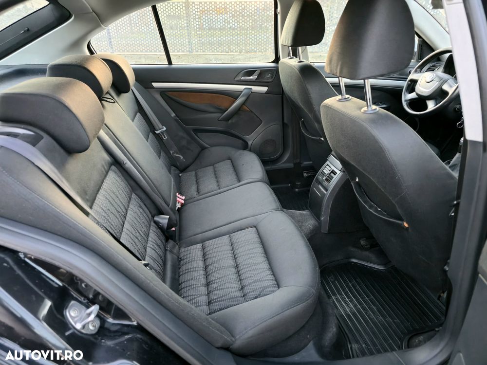 Skoda Octavia 1.6 TDI DPF Ambiente - 7