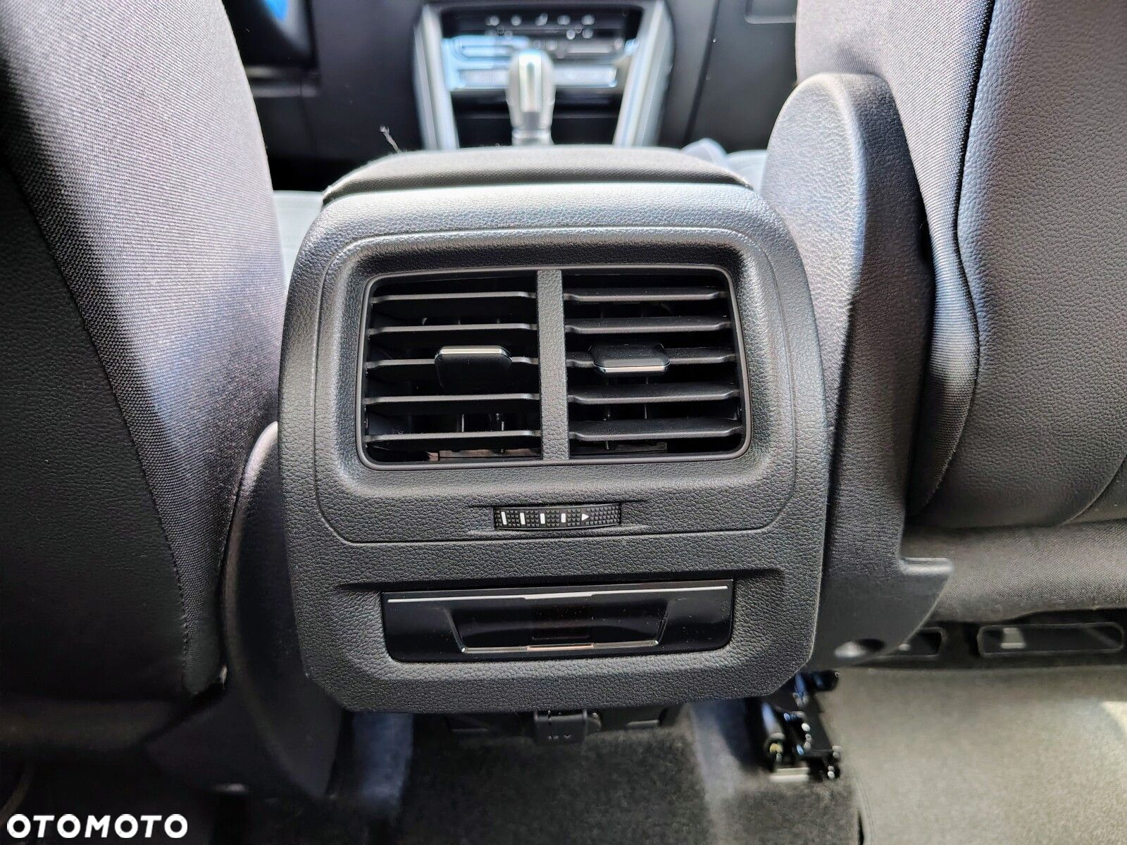 Volkswagen Touran - 22