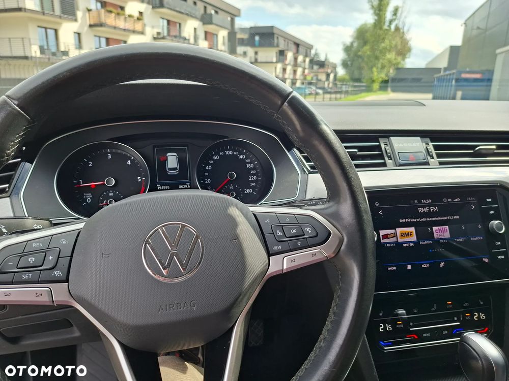 Volkswagen Passat Variant 2.0 TDI EVO Business DSG - 17