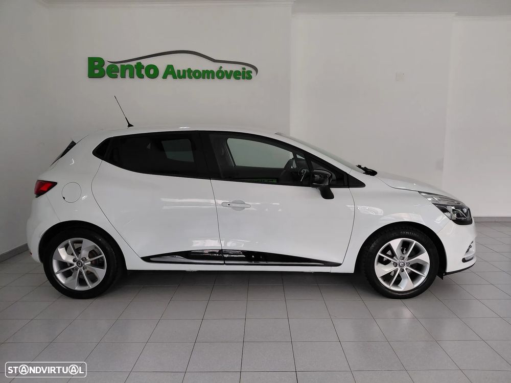 Renault Clio 1.2 16V 75 LIMITED - 1