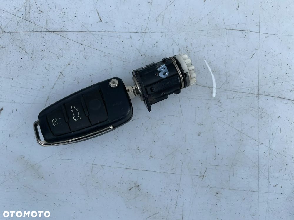 WKŁADKA Z KLUCZEM AUDI A3 8P LIFT - 3