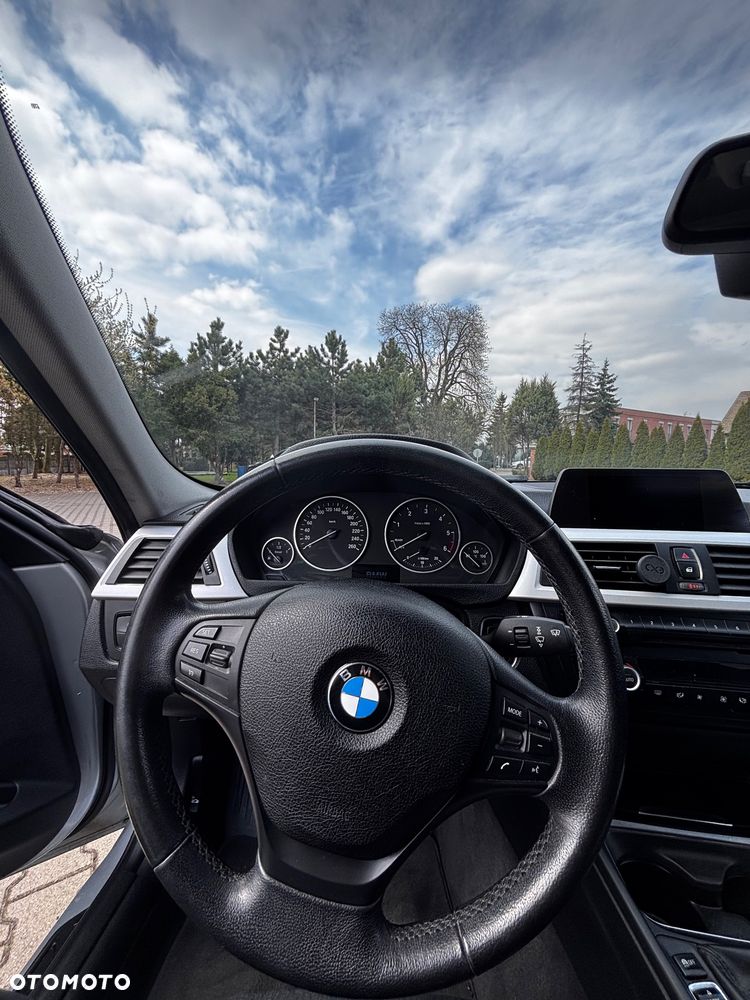 BMW Seria 3 320d DPF Efficient Dynamics Edition - 20