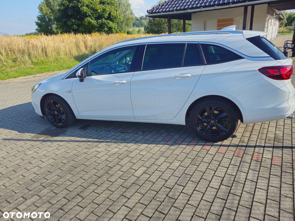 Opel Astra 1.6 Turbo Start/Stop Sports Tourer Innovation - 4