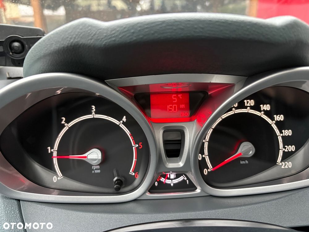 Ford Fiesta 1.6 TDCI Champions Edition - 26