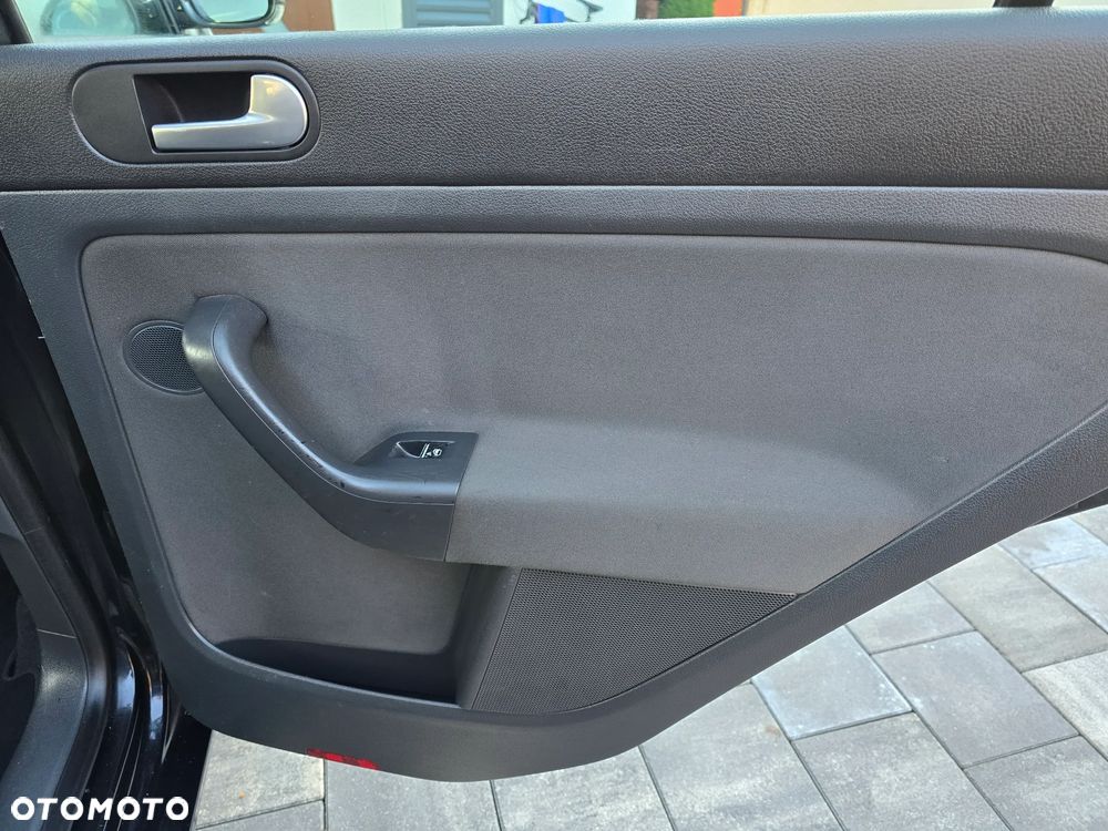 Volkswagen Golf Plus - 15