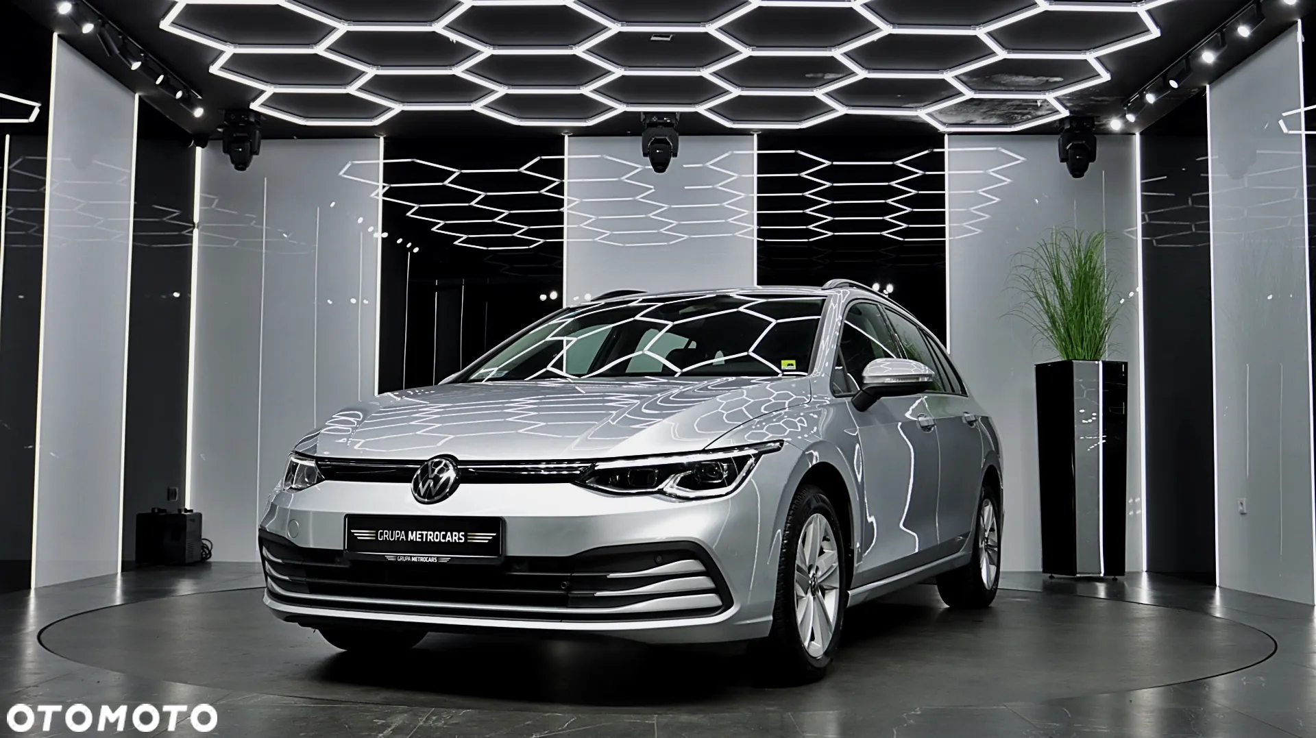 Volkswagen Golf VIII 2.0 TDI Life - 3
