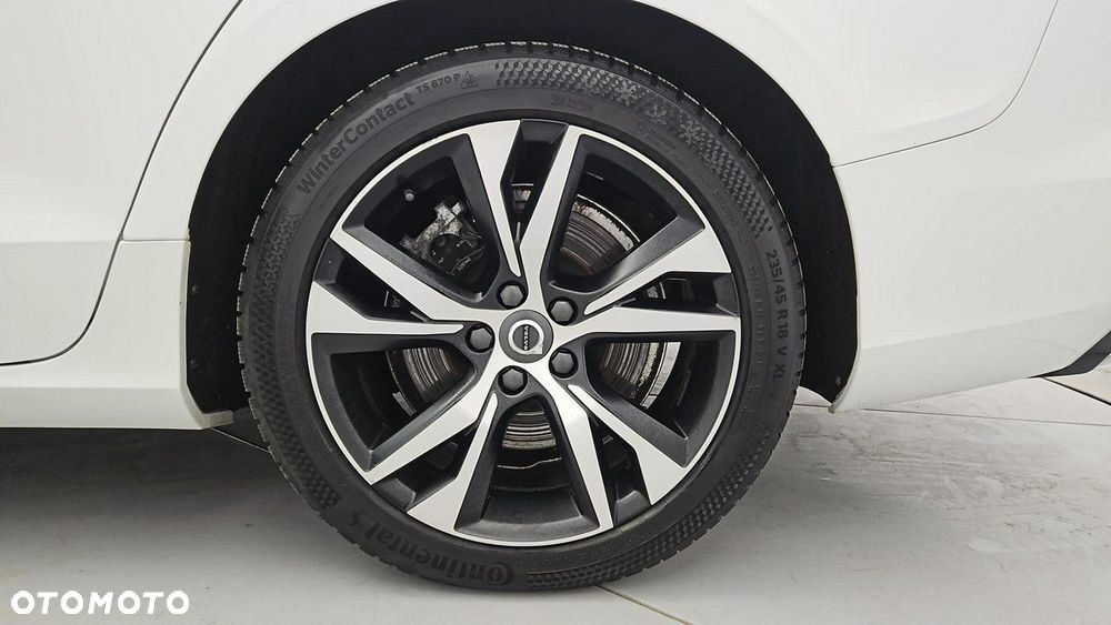 Volvo V60 T8 AWD Plug-In Hybrid R-Design - 27