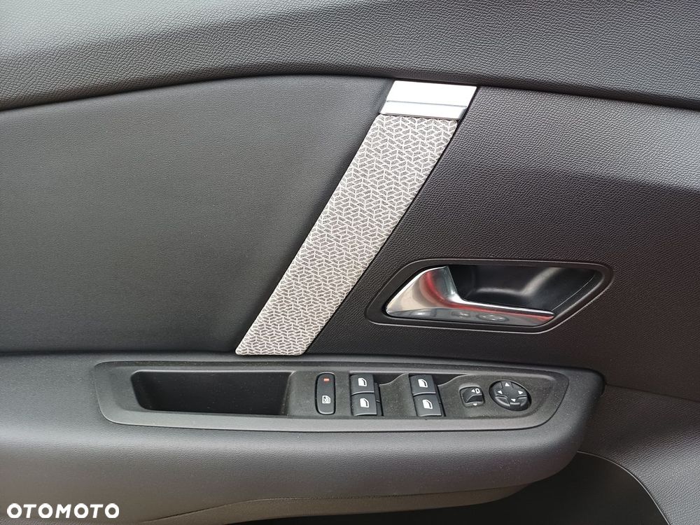 Citroën C4 1.2 PureTech Max S&S EAT8 - 26
