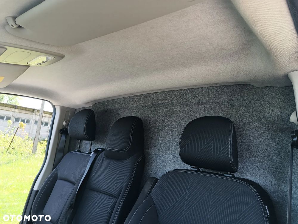 Renault Trafic L2H1 1.6 diesel 125kM 2018rok WEBASTO, CZUJNIKI PARKOWANIA, HAK, BAGAŻNIK DACHOWY, STAN BARDZO DOBRY! - 40