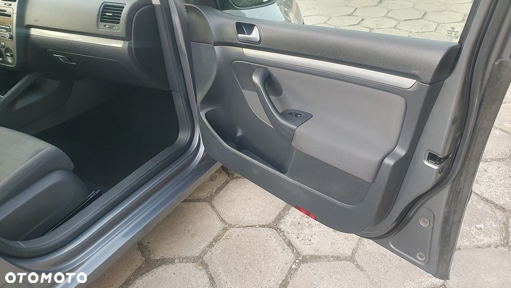 Volkswagen Golf - 8
