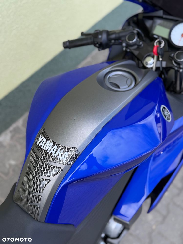 Yamaha YZF - 17