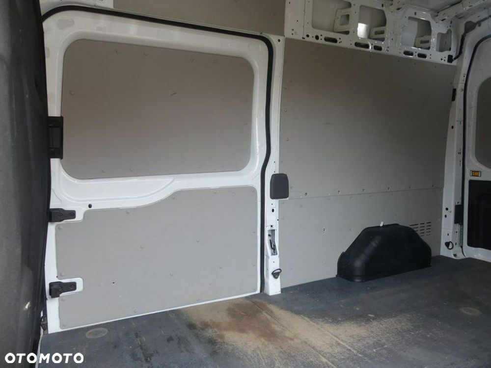 Ford Transit - 18