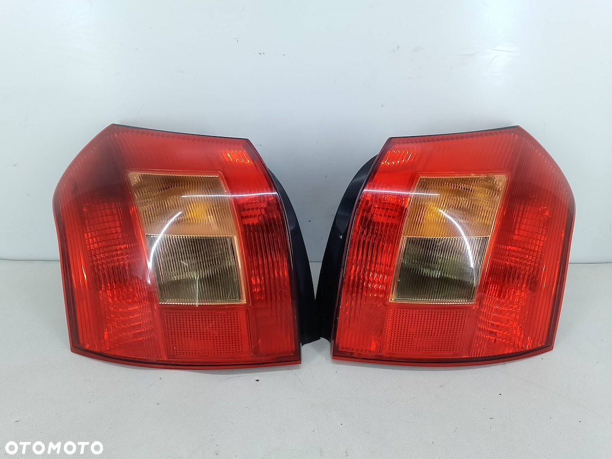 LAMPY TYŁ KOMPLET TOYOTA COROLLA IX E12 02-51 - 1