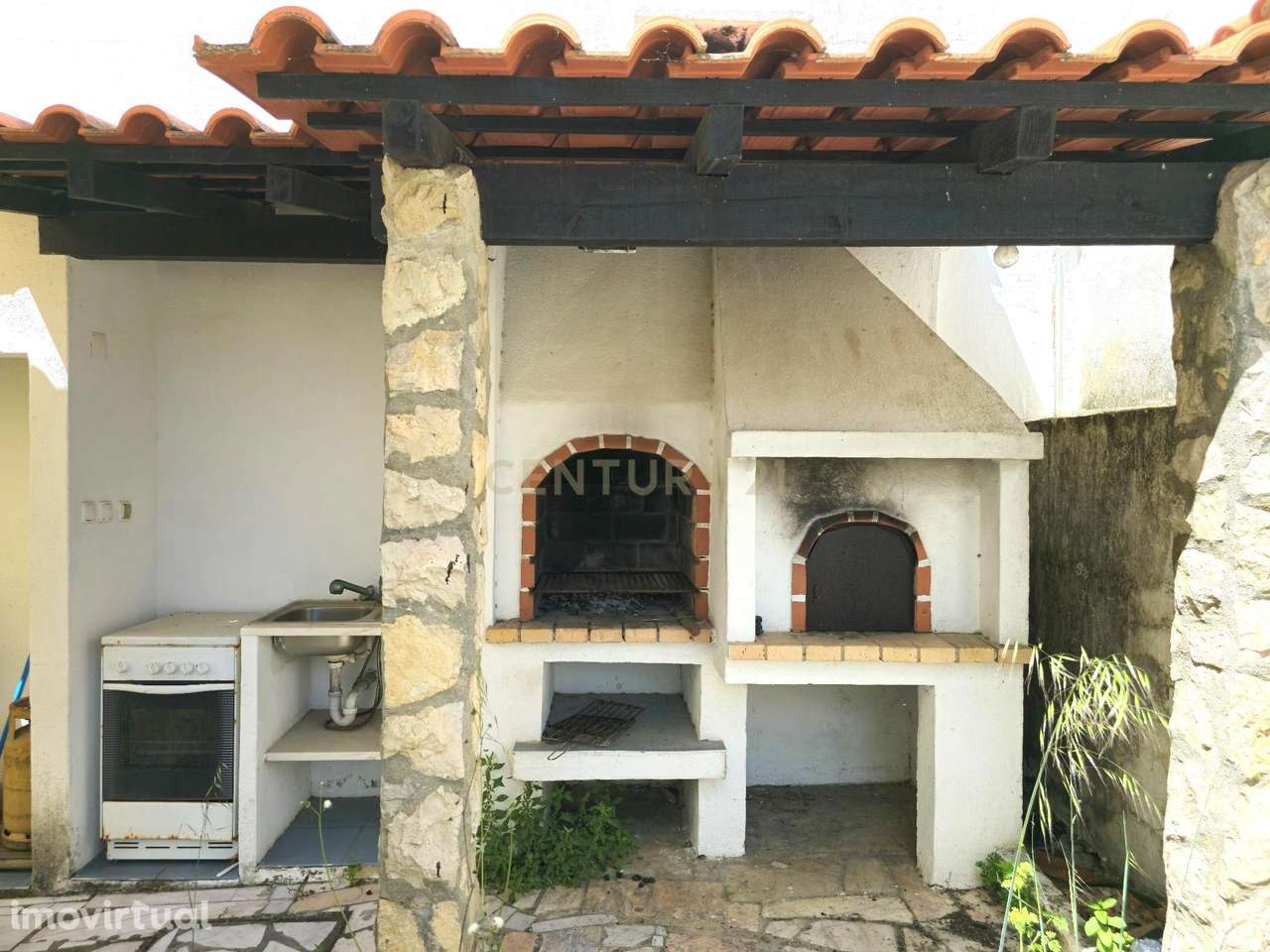 Moradia isolada com um lote de 584m2, Charneca de Caparica, com 5+2 as - Grande imagem: 5/21